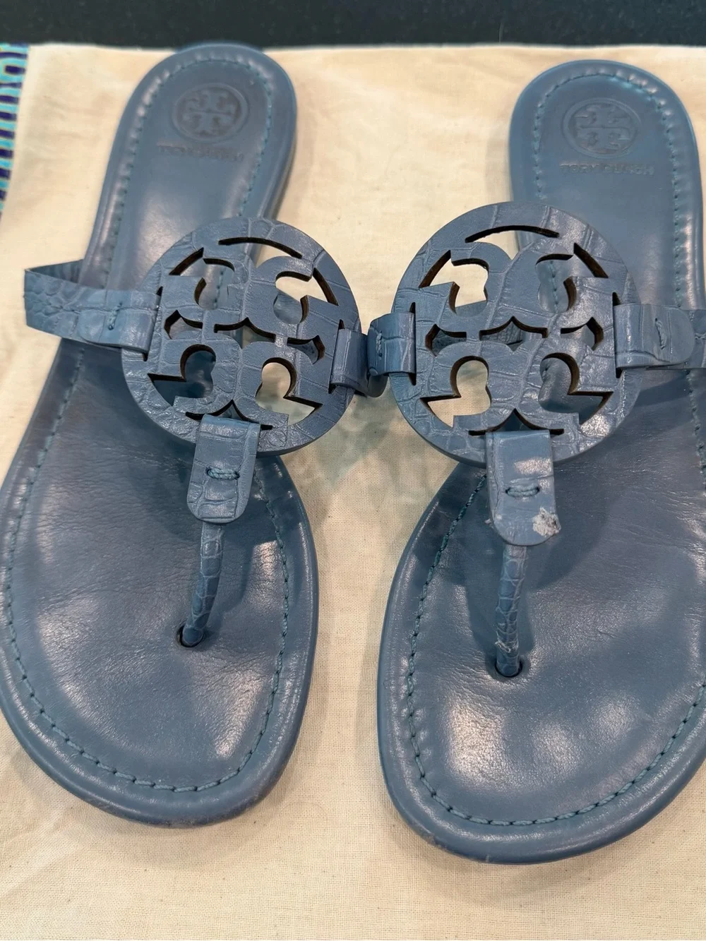 Tory Burch Miller Blue Croc Embossed Leather Logo Thong Sandals 8